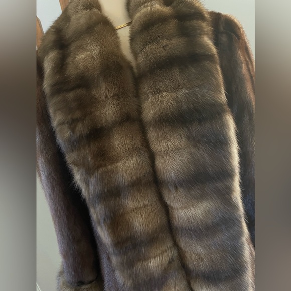 Beautiful Oscar de la Renta Sable Trimmed Tuxedo Mink Coat Extra Long - Picture 7 of 9